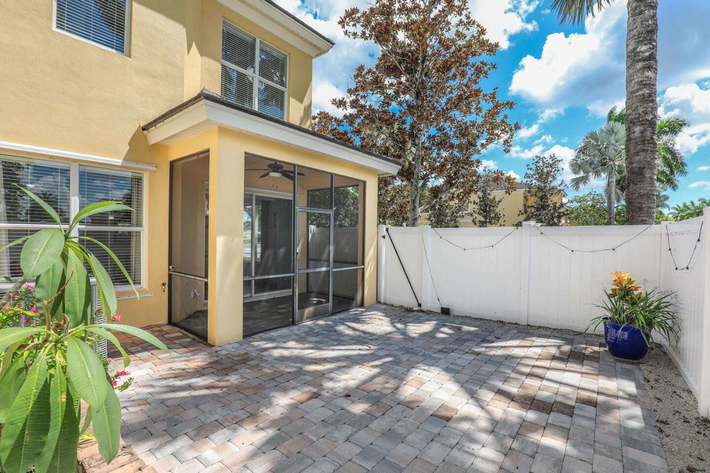 ST ANDREWS TOWNHOMES - Residential