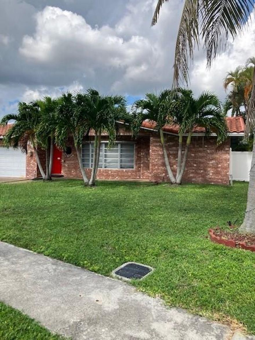 HANDYMAN SPECIAL! DESIGN YOUR OWN REMODEL IN THIS 4 BEDROOM, 2 BATH HOME WITH A LARGE YARD ON CANAL. NO HOA! NICE PRIVATE POOL, WORKING FIREPLACE, SOLAR PANELS ON ROOF, NEAR SCHOOLS