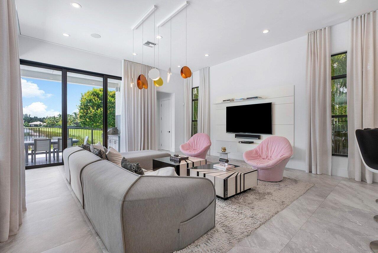 SEVEN BRIDGES - Residential