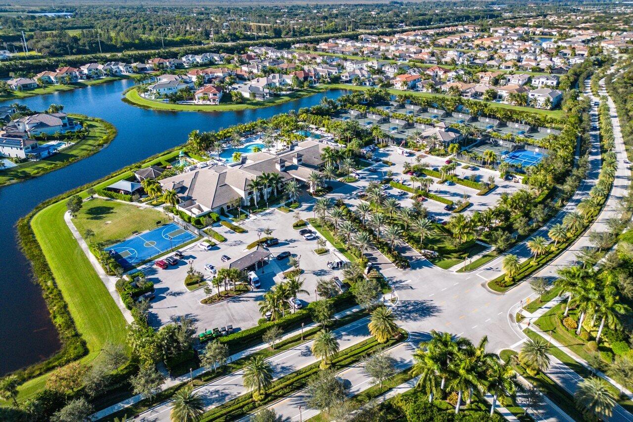 SEVEN BRIDGES - Residential