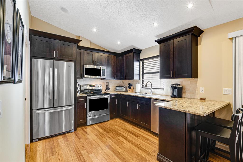 TOWNHOMES OF GLEN GARY - Residential