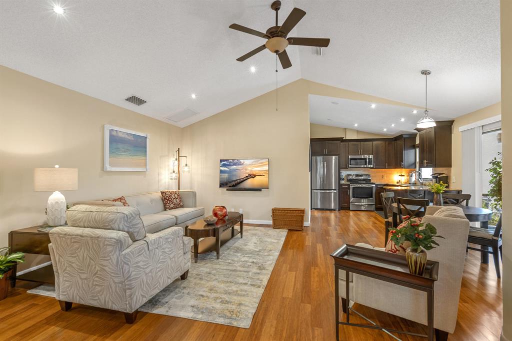 TOWNHOMES OF GLEN GARY - Residential