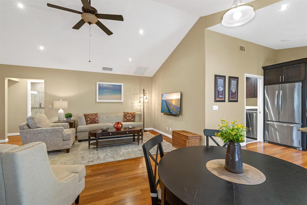 TOWNHOMES OF GLEN GARY - Residential