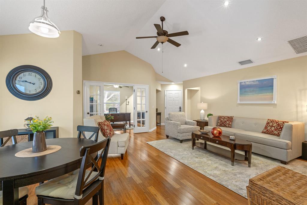 TOWNHOMES OF GLEN GARY - Residential