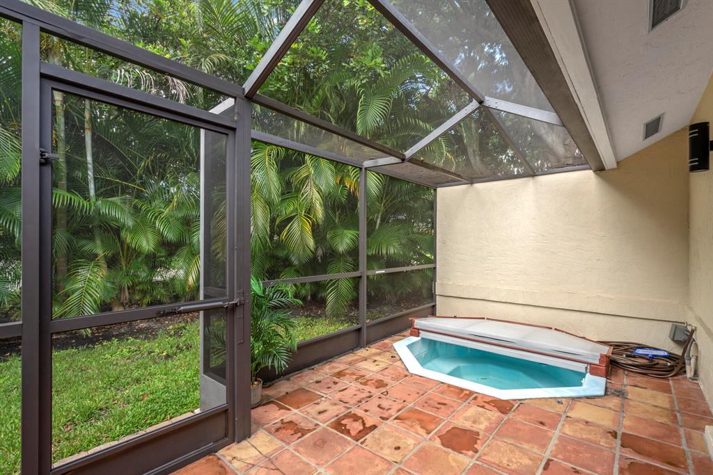 TOWNHOMES OF GLEN GARY - Residential