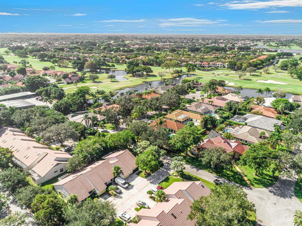 TOWNHOMES OF GLEN GARY - Residential