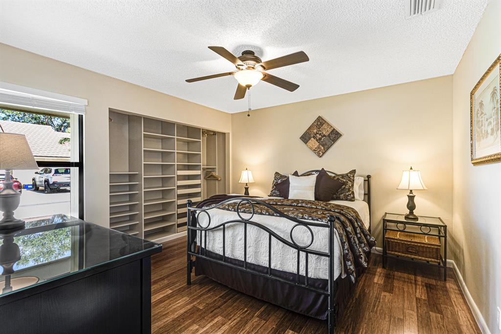 TOWNHOMES OF GLEN GARY - Residential