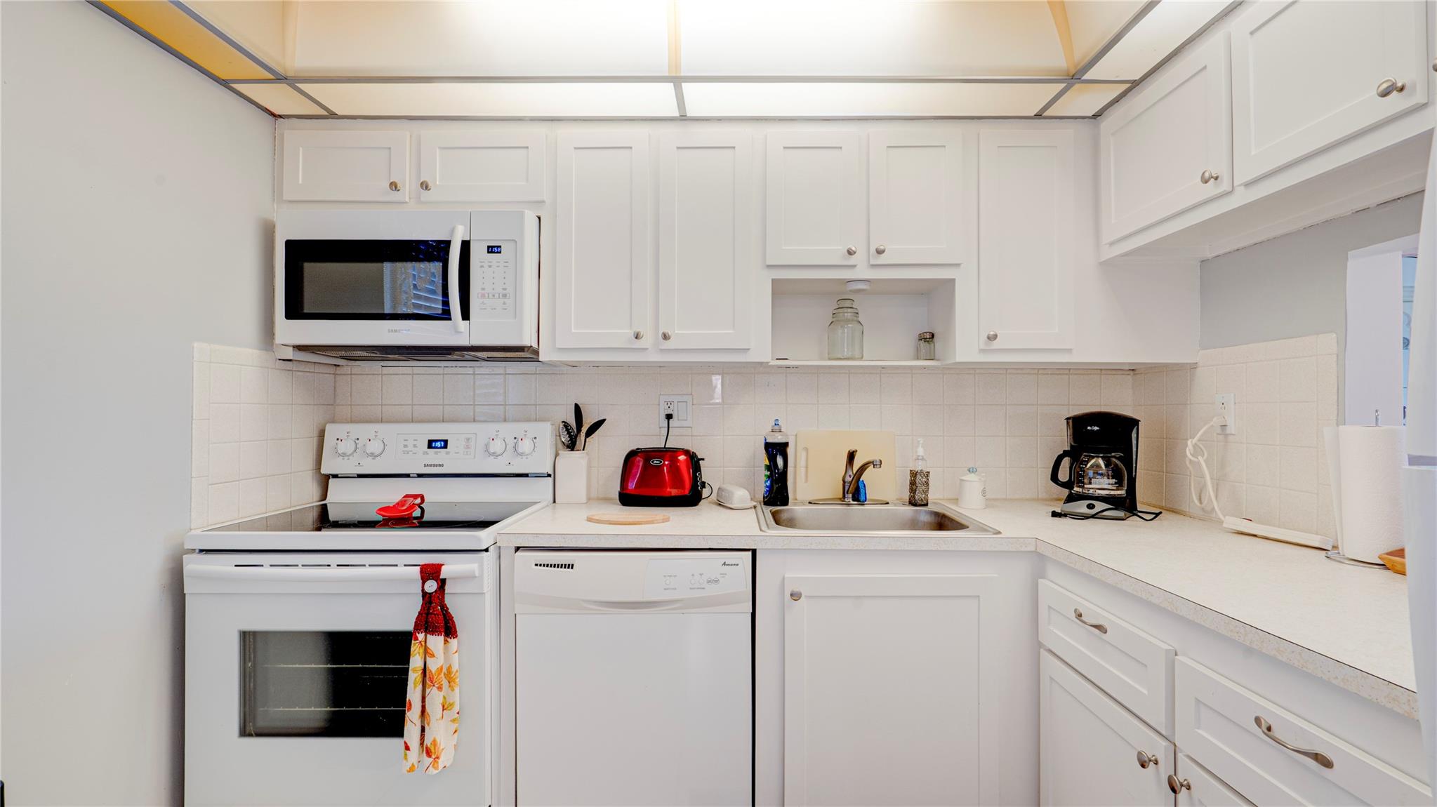 Oriole Golf & Tennis Club - Residential