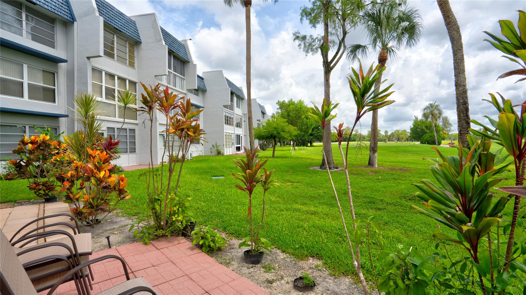 Oriole Golf & Tennis Club - Residential