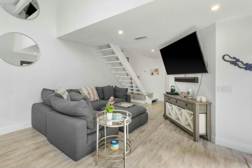 Photo of 1605 S Us Highway 1 #3h, Jupiter, FL 33477 (MLS # R11050515)