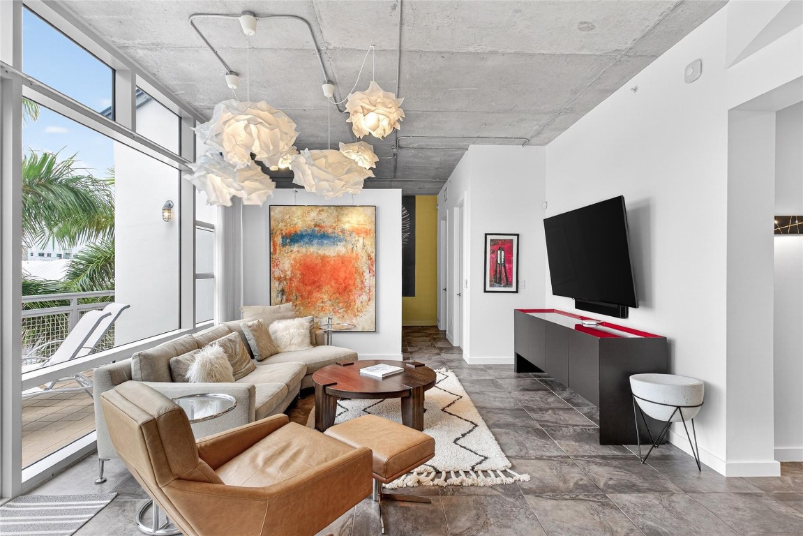 MERIDIAN DELRAY CONDO - Residential