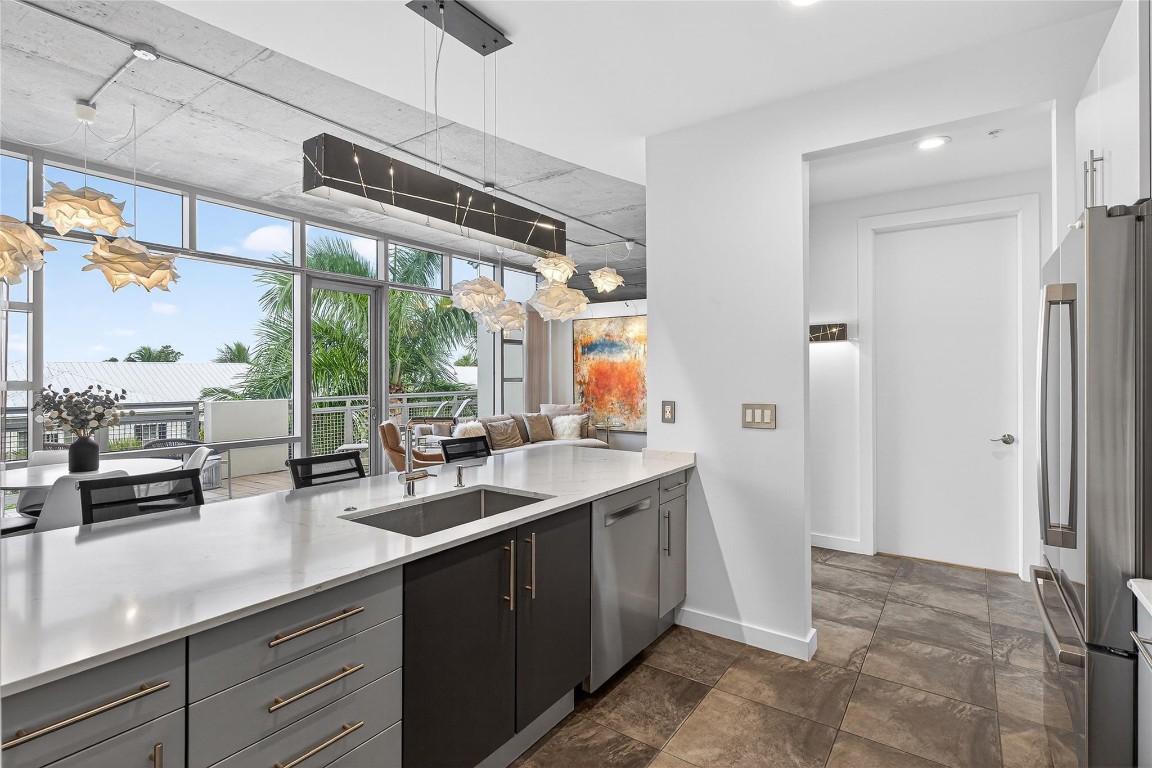 MERIDIAN DELRAY CONDO - Residential