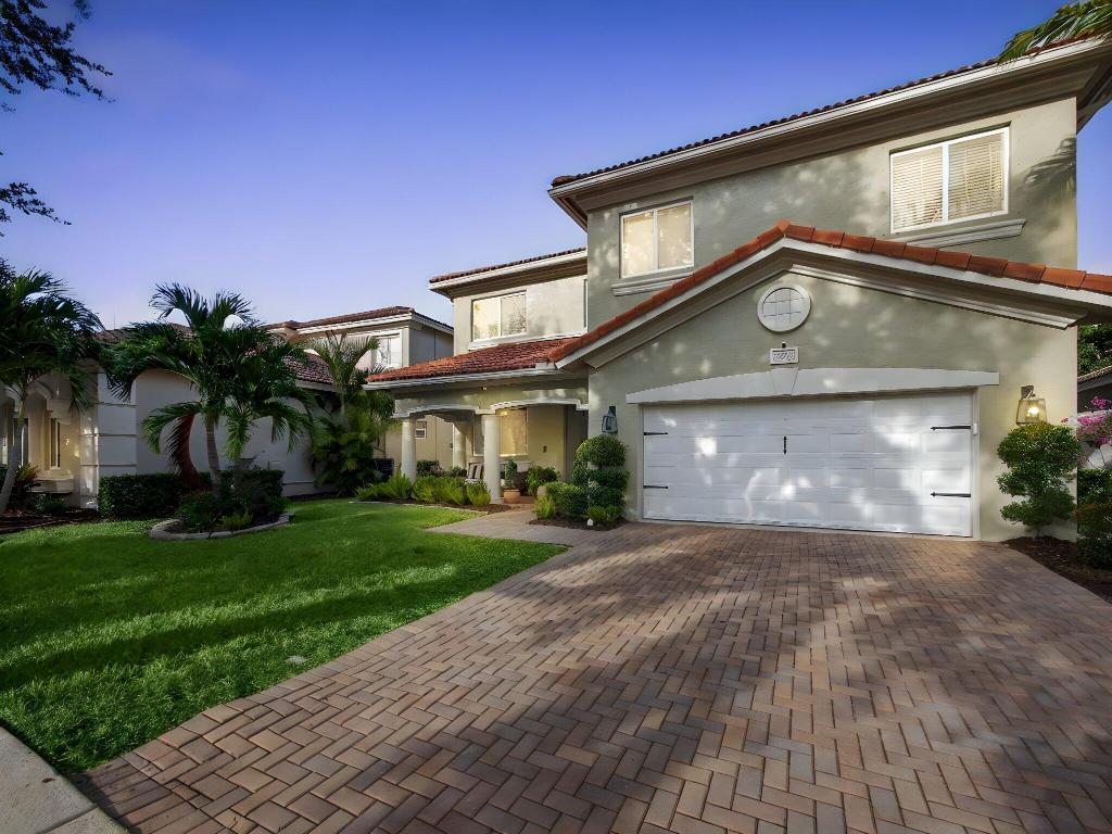 5947 SW Bald Eagle Drive