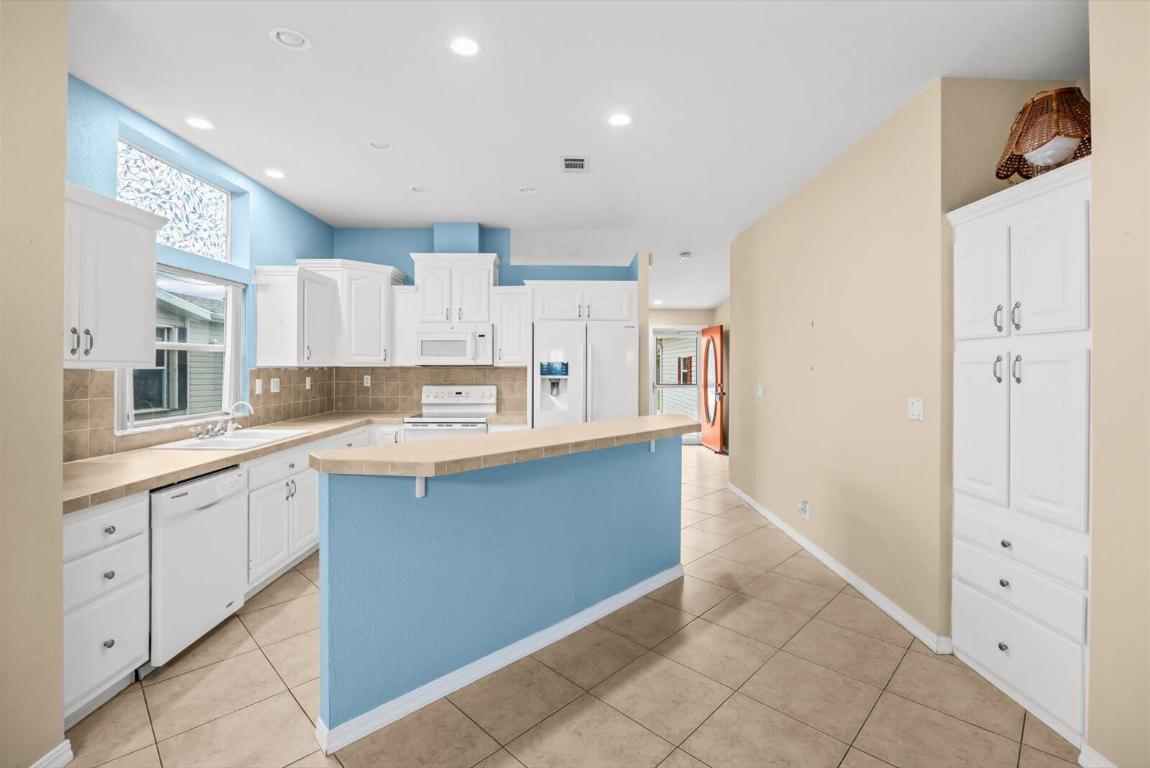 FAIRWAYS AT SAVANNA CLUB REPLAT NO 1 - Residential