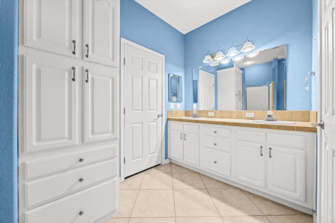 FAIRWAYS AT SAVANNA CLUB REPLAT NO 1 - Residential