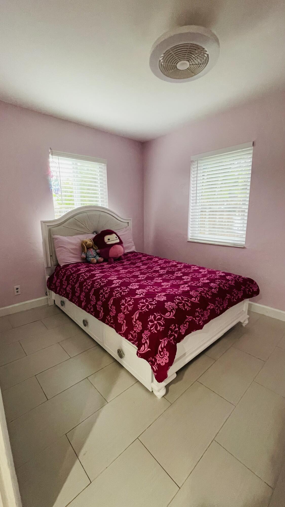 HOLLYWOOD SUBURBS NO 2 - Residential