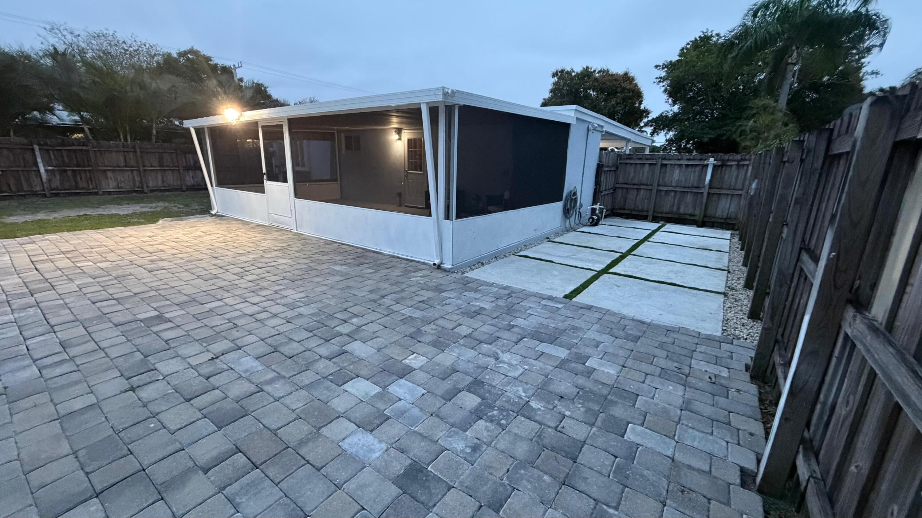 HOLLYWOOD SUBURBS NO 2 - Residential