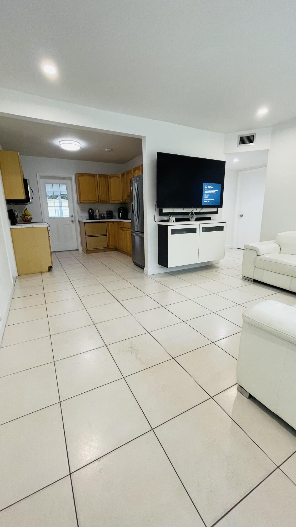 HOLLYWOOD SUBURBS NO 2 - Residential