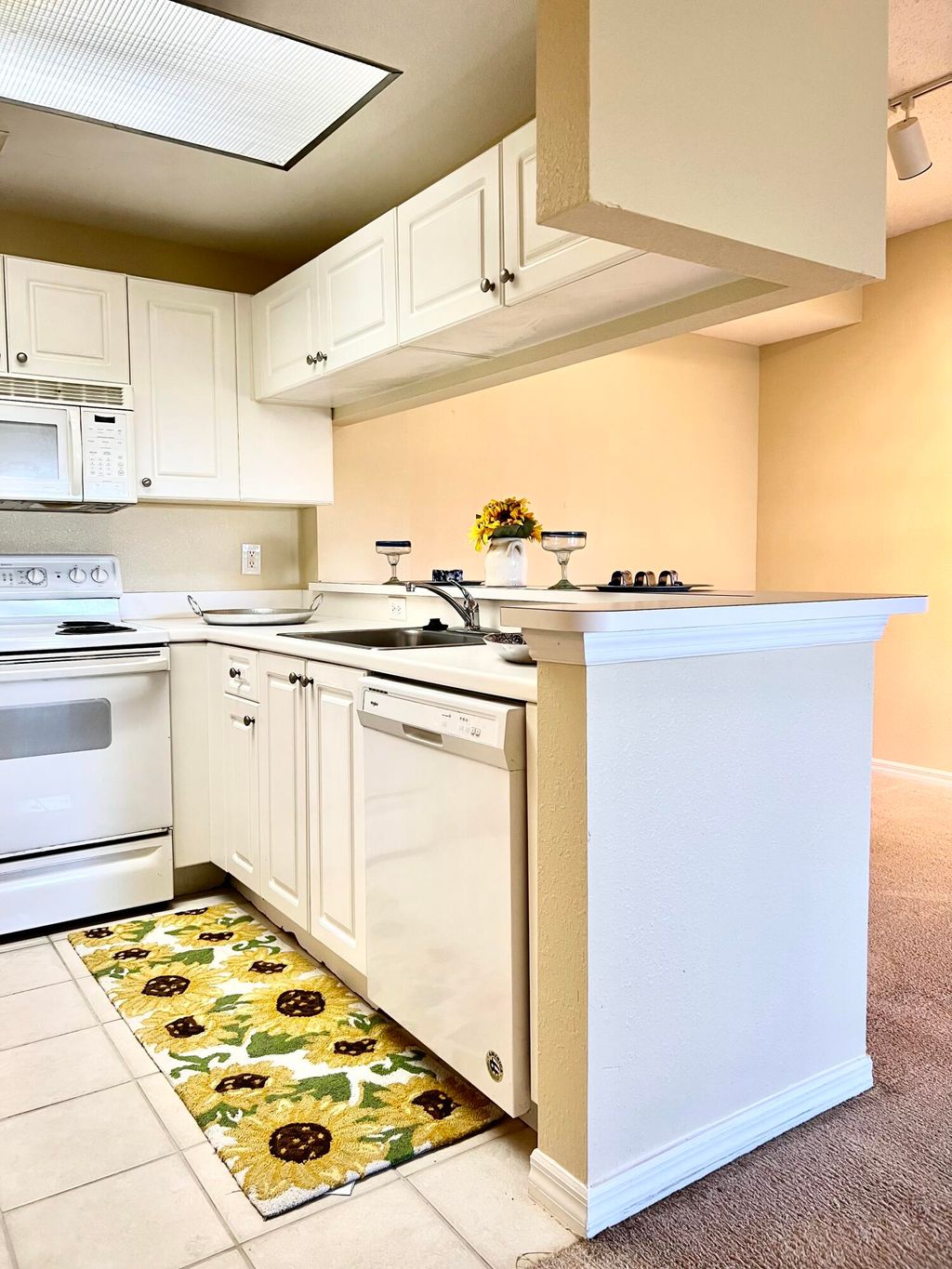 Photo of 2809 Amalei Drive #303, Palm Beach Gardens, FL 33410 (MLS # R10865506)