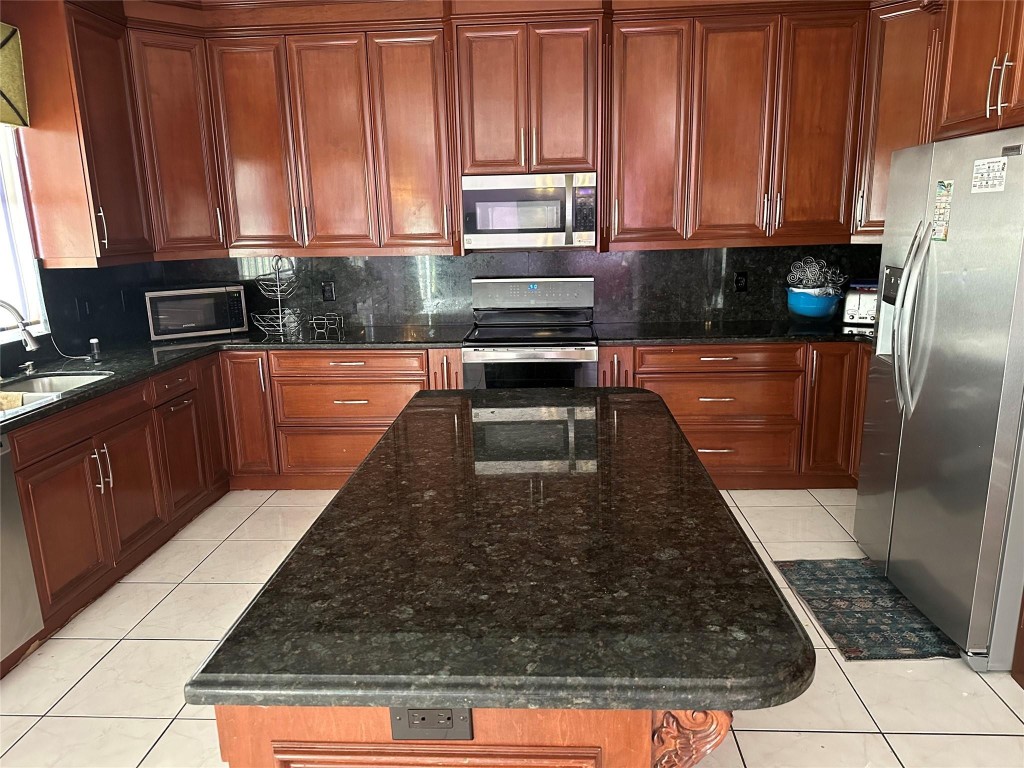 SILVER LAKES PHASE III RE - Residential