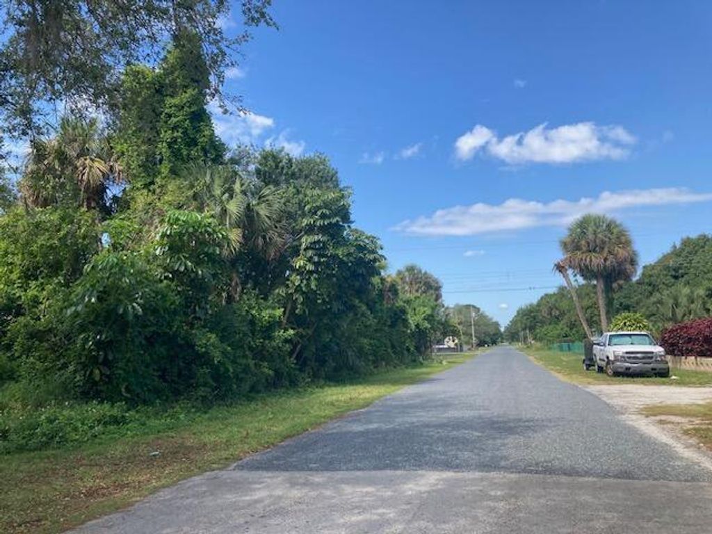 Photo of 43 N St, Fort Pierce, FL 34946 (MLS # R11079895)