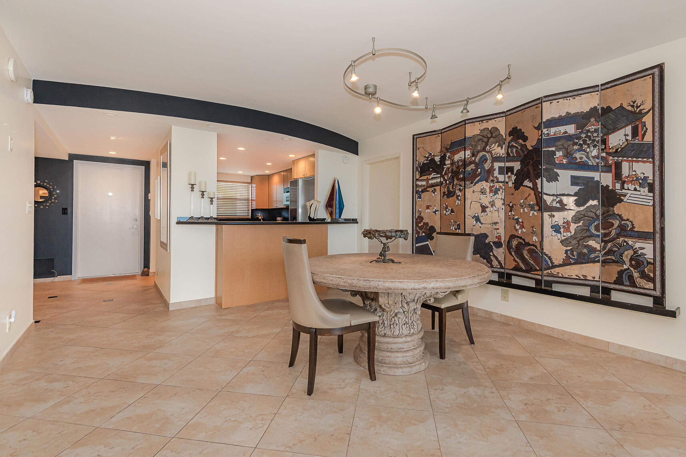 BAYSHORE TOWERS - Residential