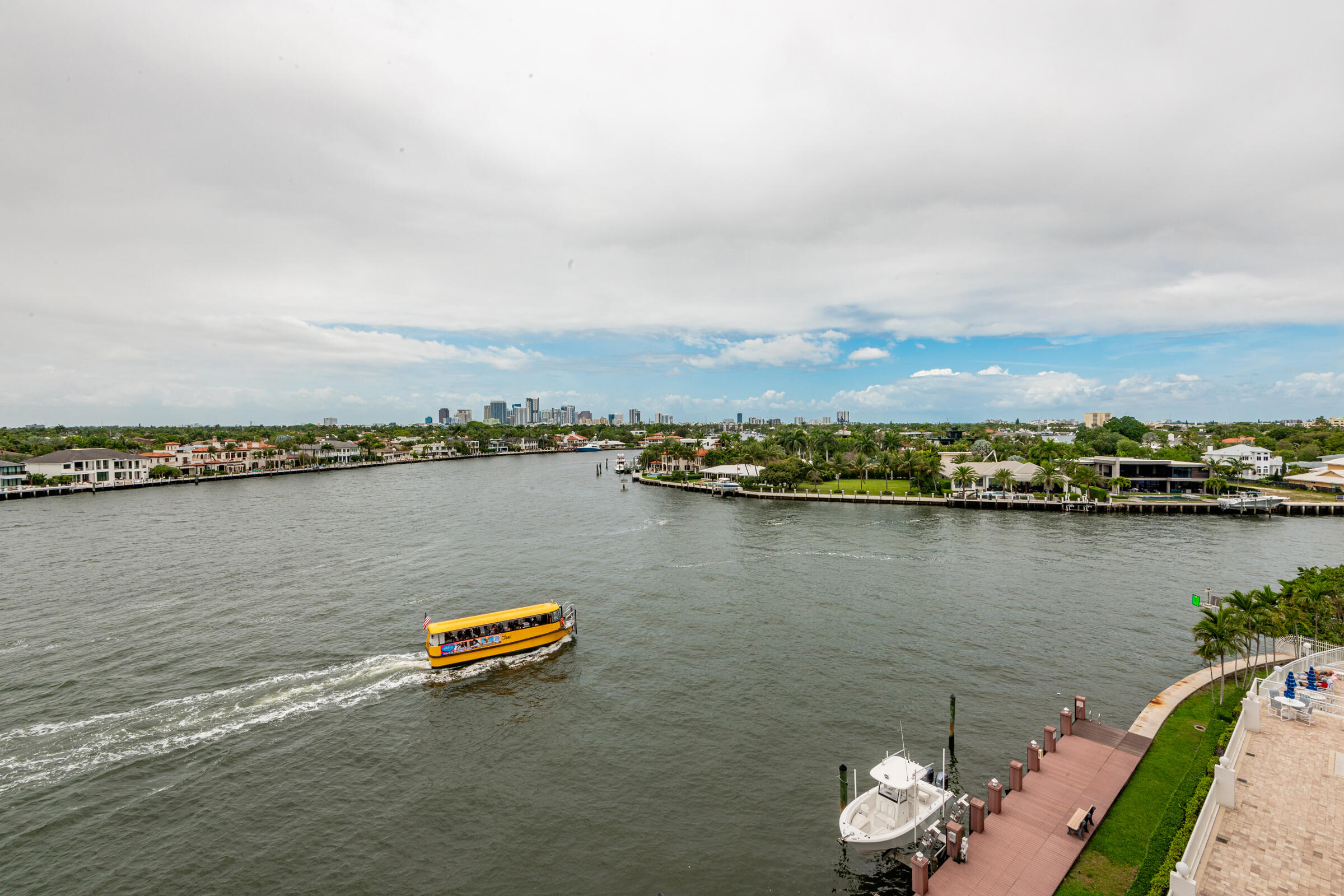 BAYSHORE TOWERS - Residential