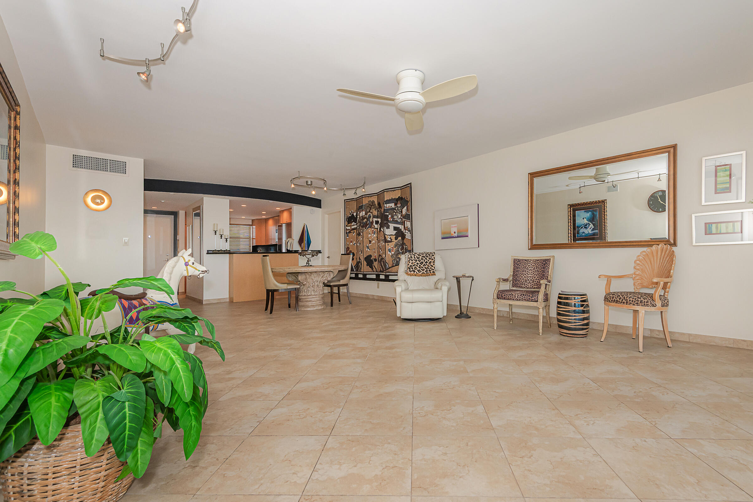 BAYSHORE TOWERS - Residential