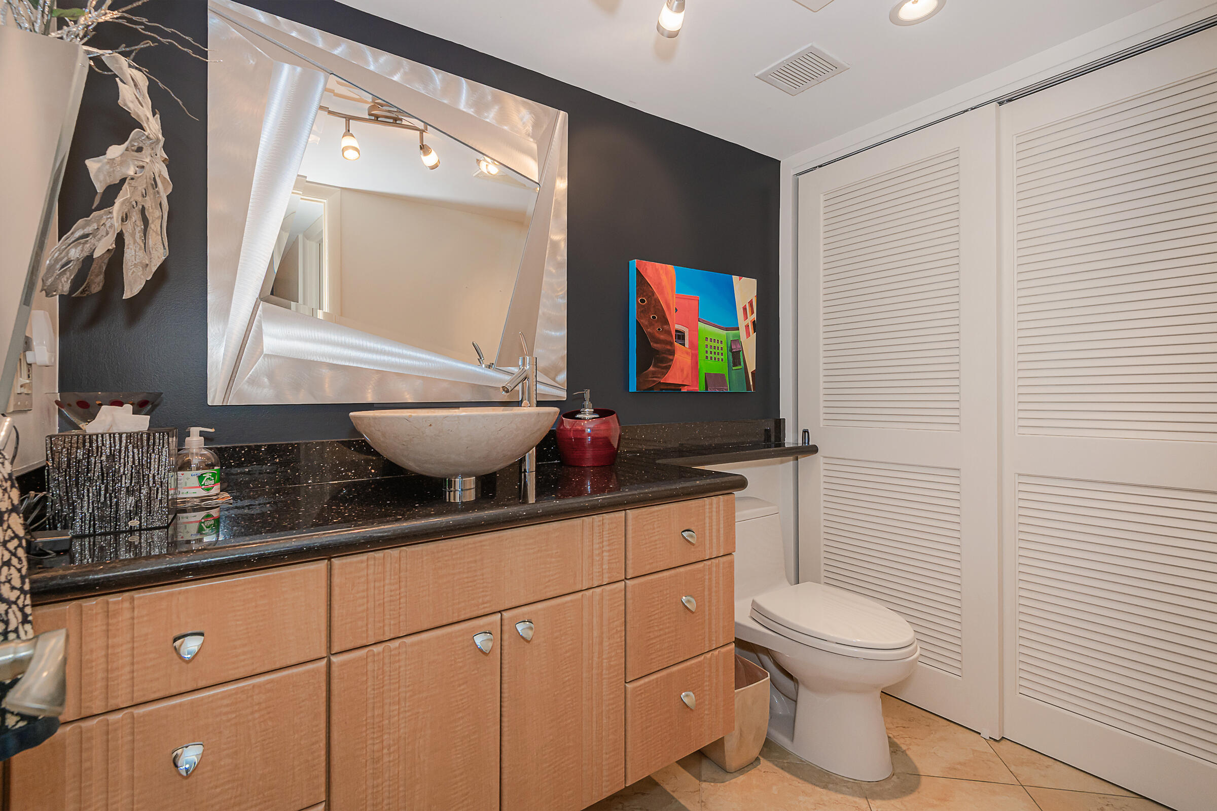 BAYSHORE TOWERS - Residential