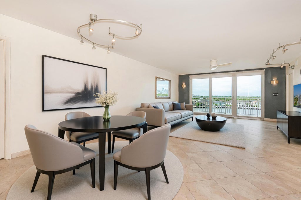 Photo of 511 Bayshore Drive #707, Fort Lauderdale, FL 33304 (MLS # B26012718)