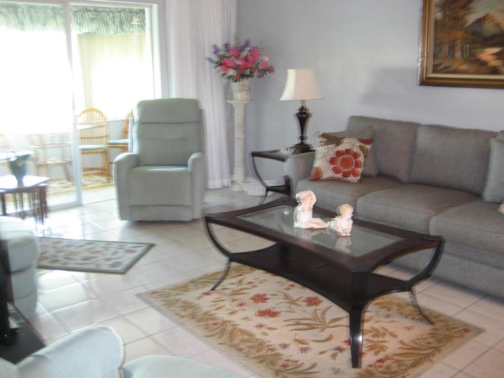 Photo of 1112 Lake Terrace #203-B, Boynton Beach, FL 33426 (MLS # R10670127)