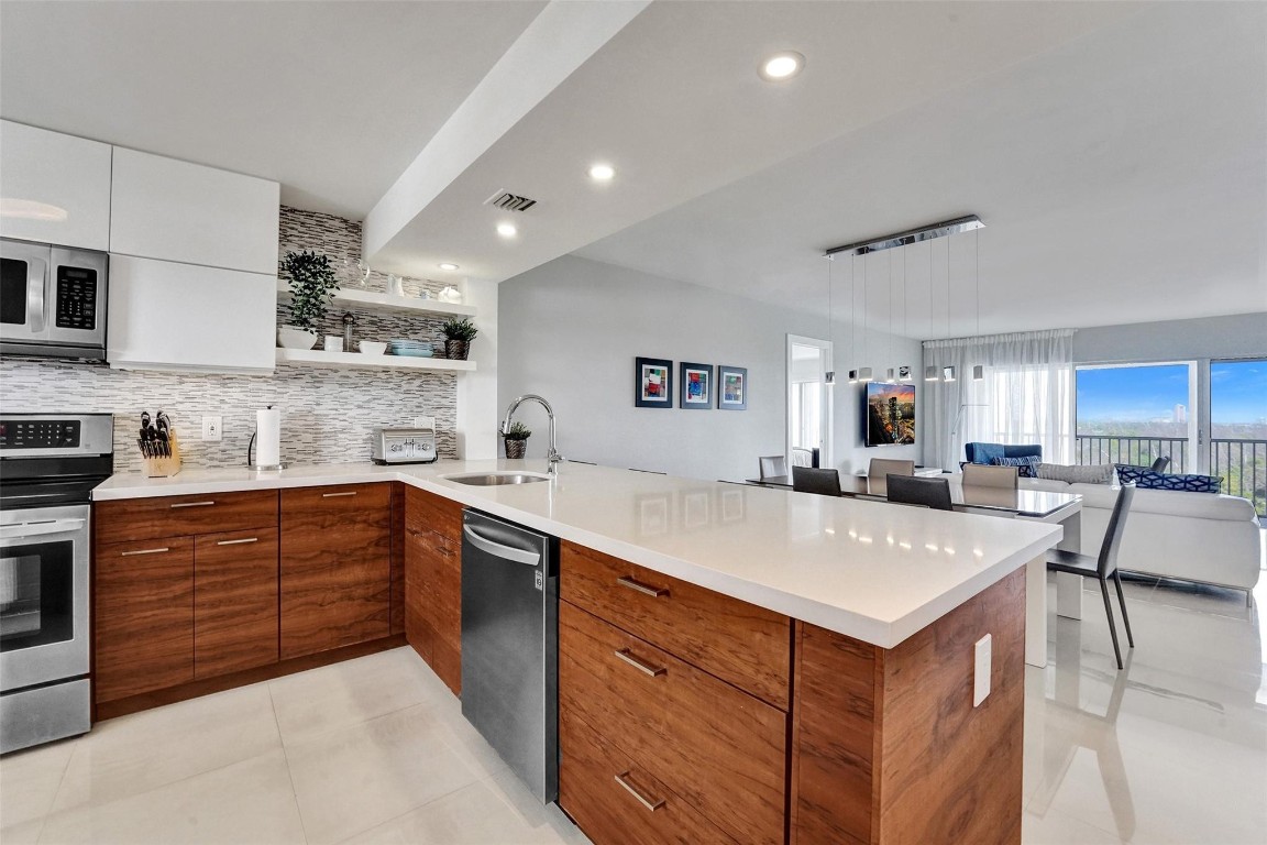 1523 E Hillsboro Boulevard 1031