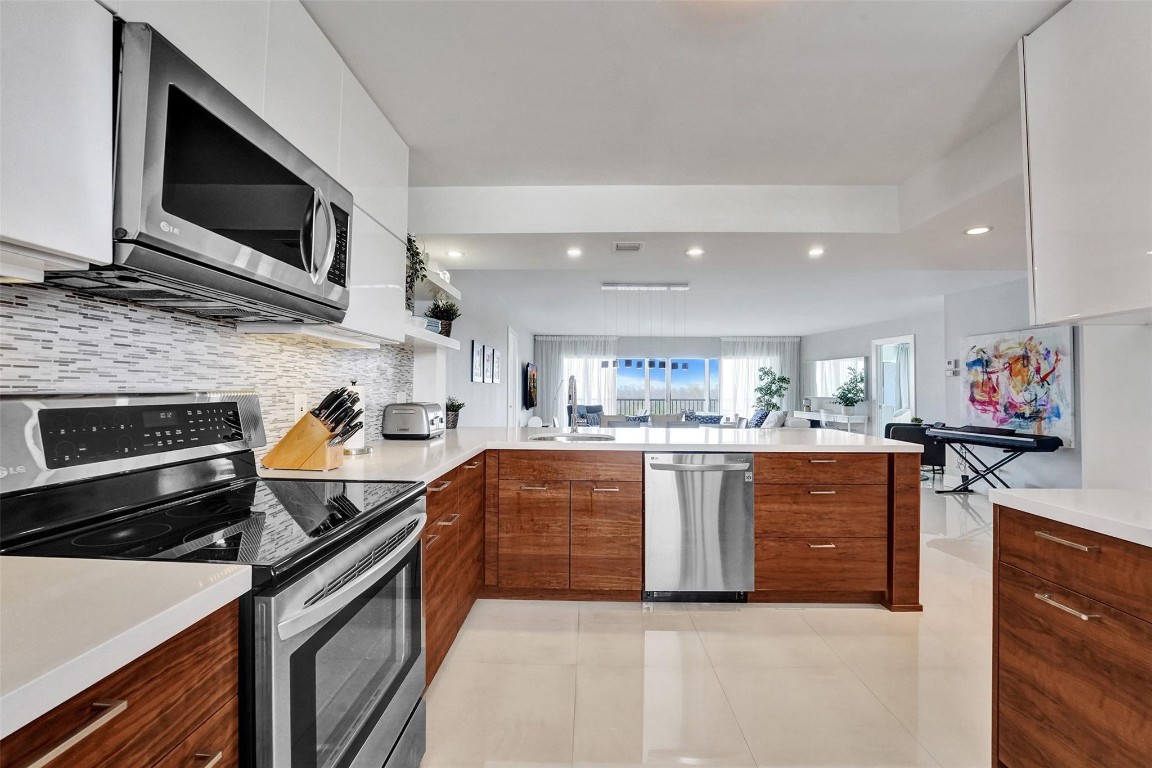 1523 E Hillsboro Boulevard 1031