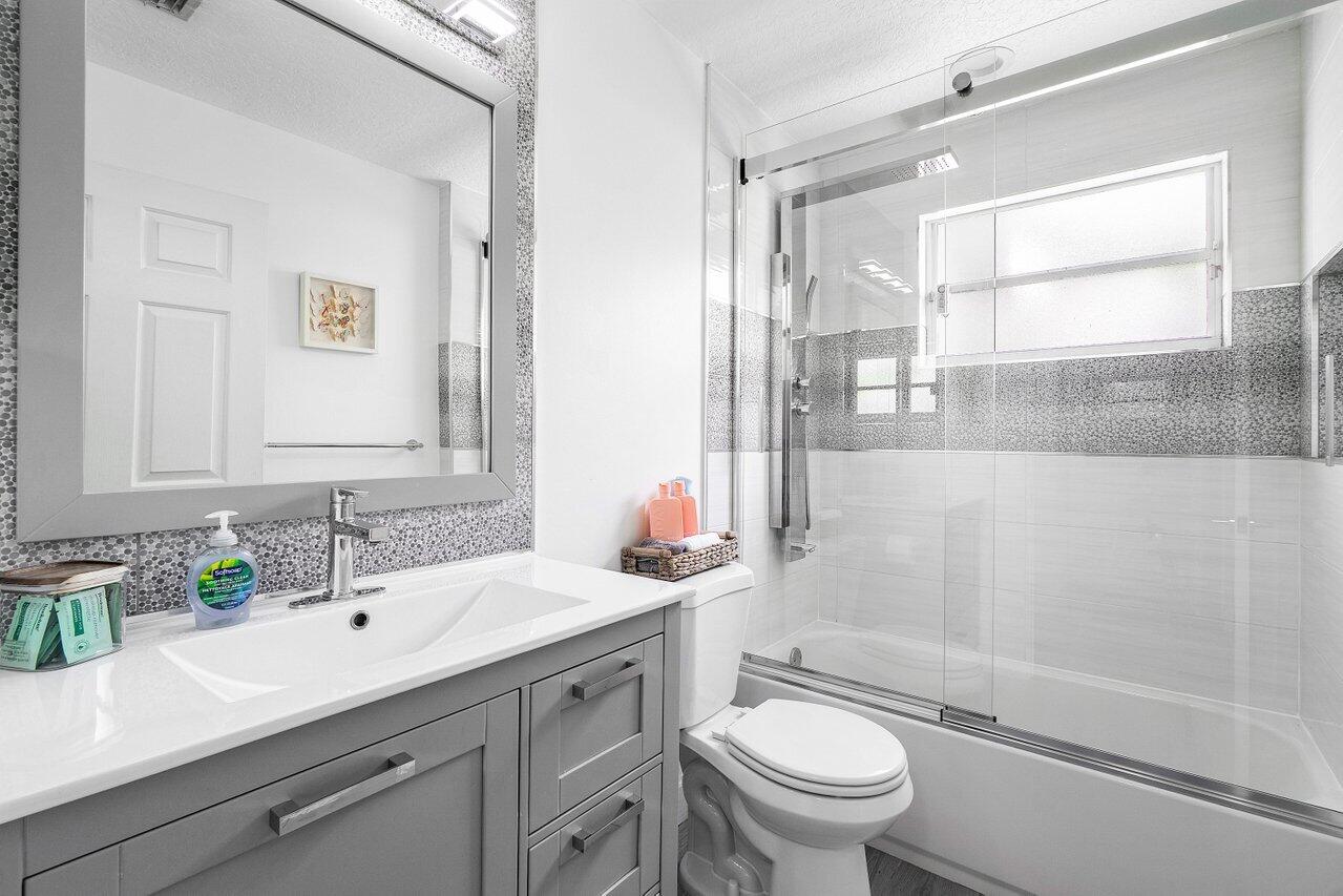 STONEGATE OF WELLINGTON - Residential Lease