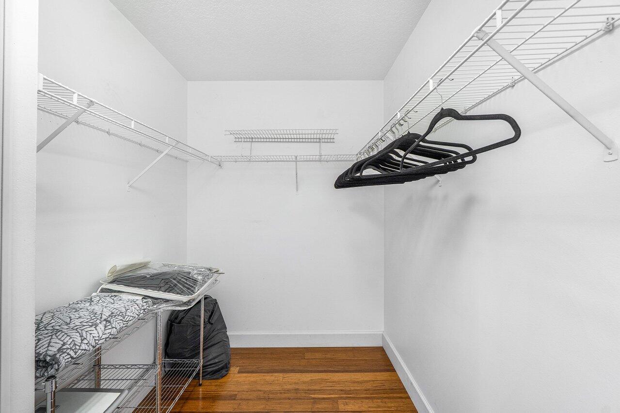 STONEGATE OF WELLINGTON - Residential Lease