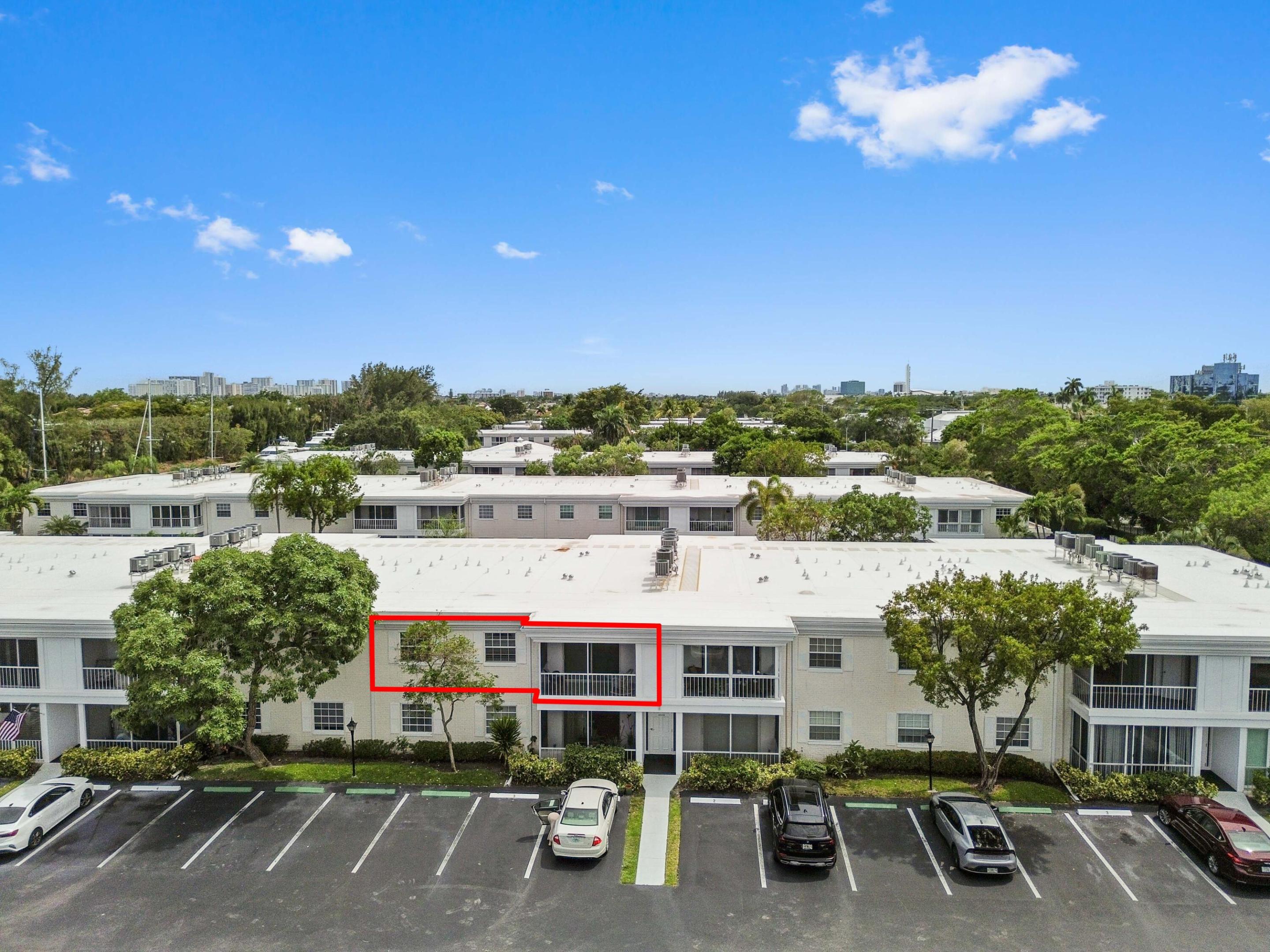 BAY COLONY CLUB - Residential