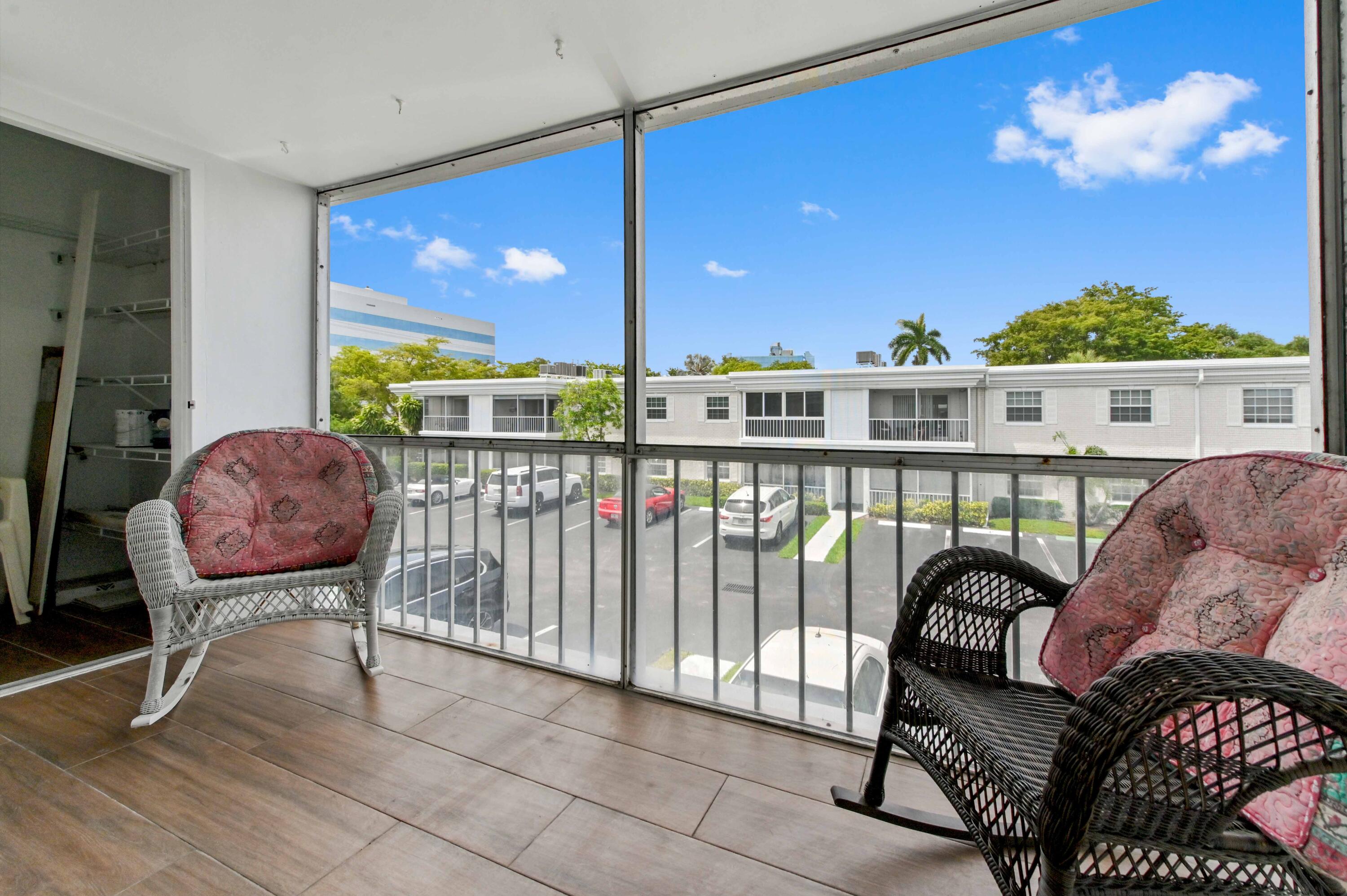 BAY COLONY CLUB - Residential