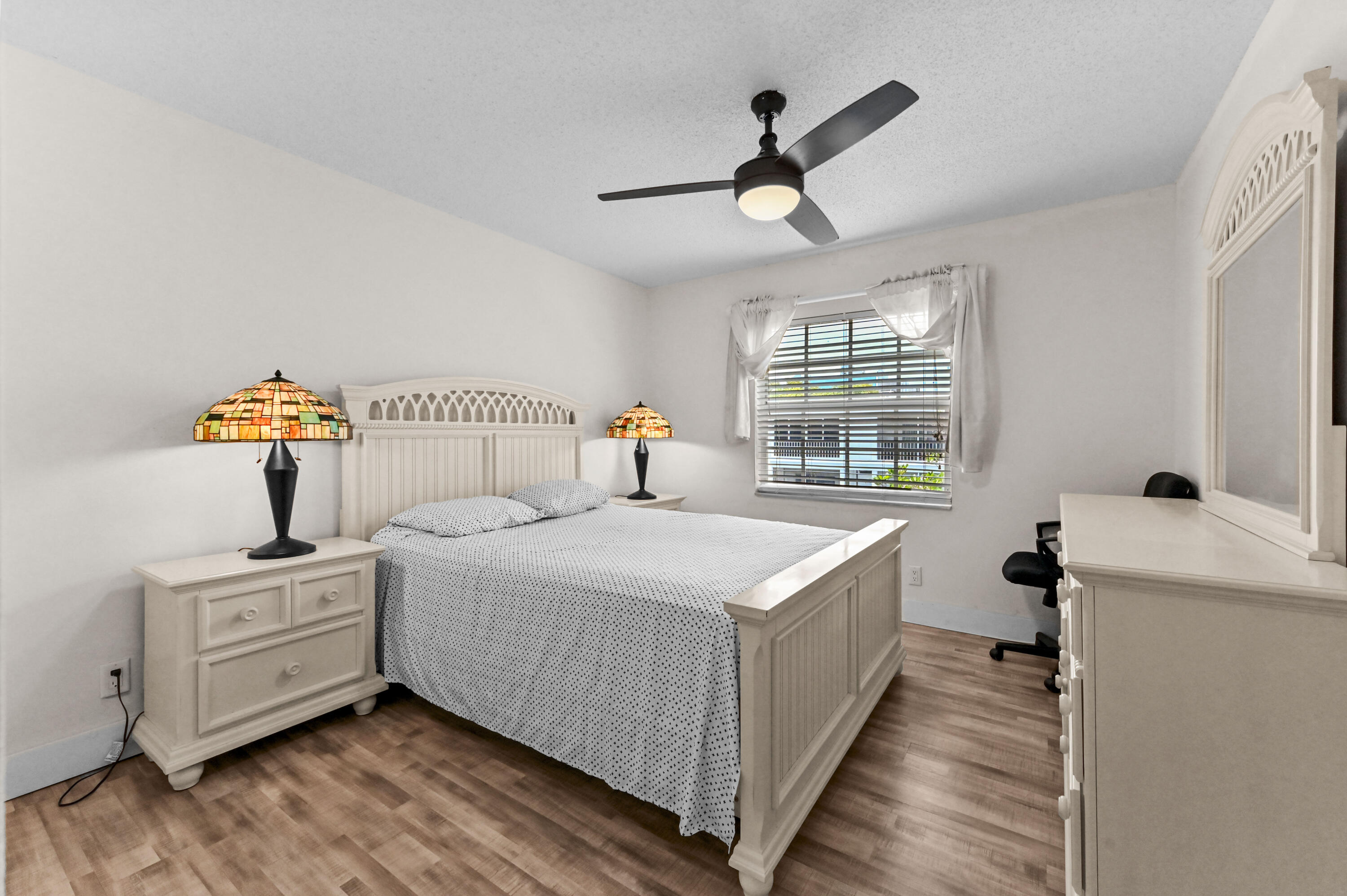 BAY COLONY CLUB - Residential