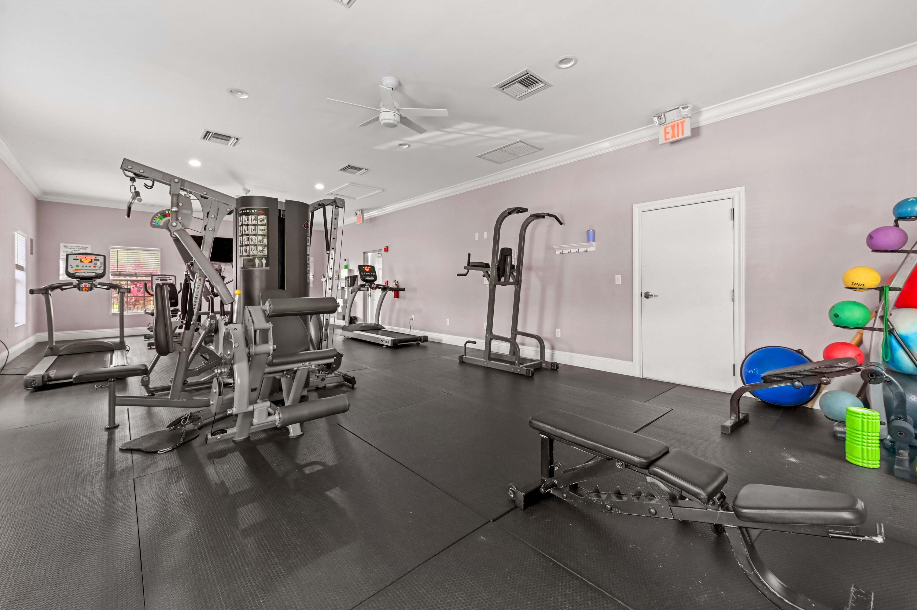 BAY COLONY CLUB - Residential