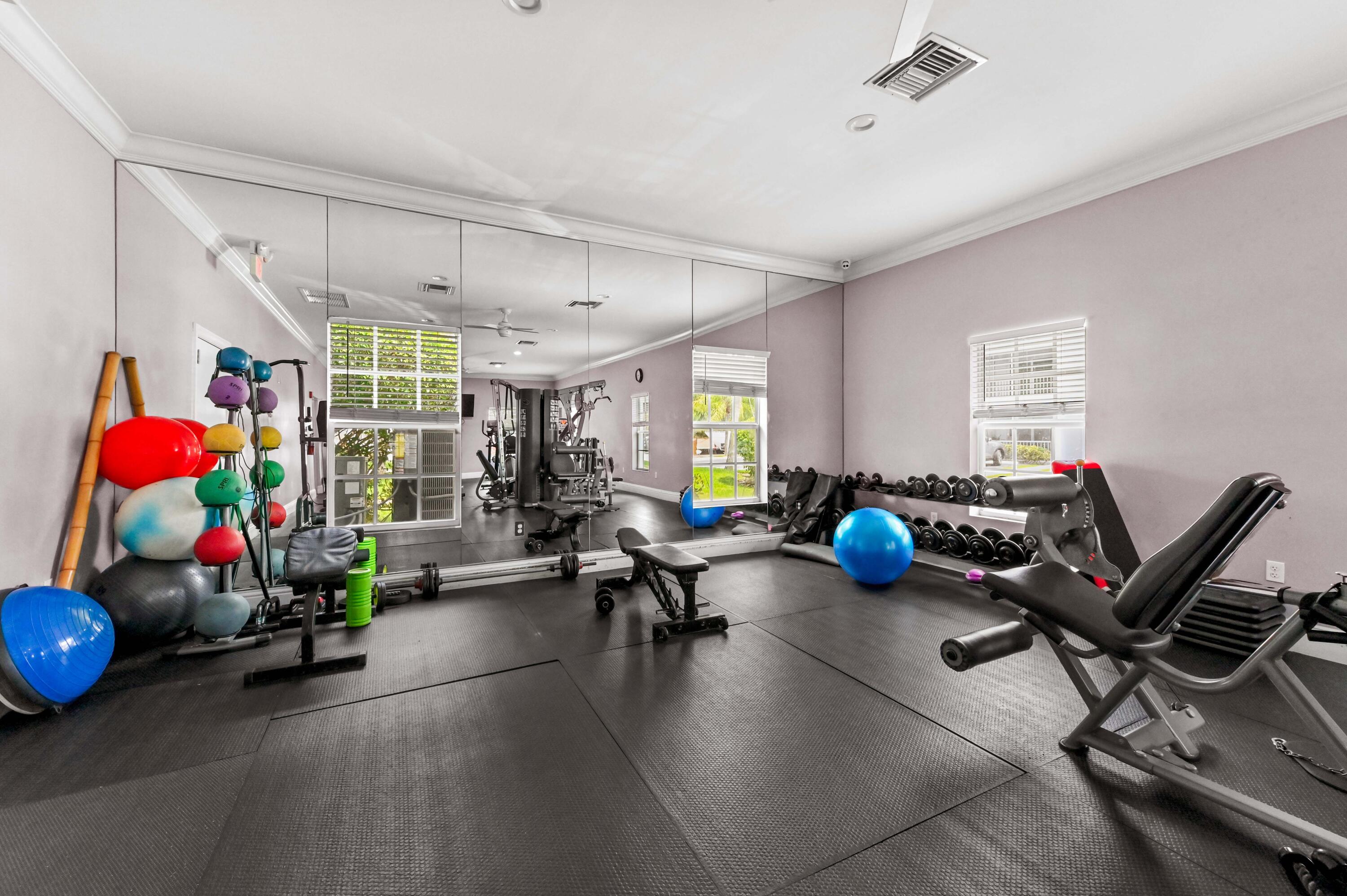 BAY COLONY CLUB - Residential