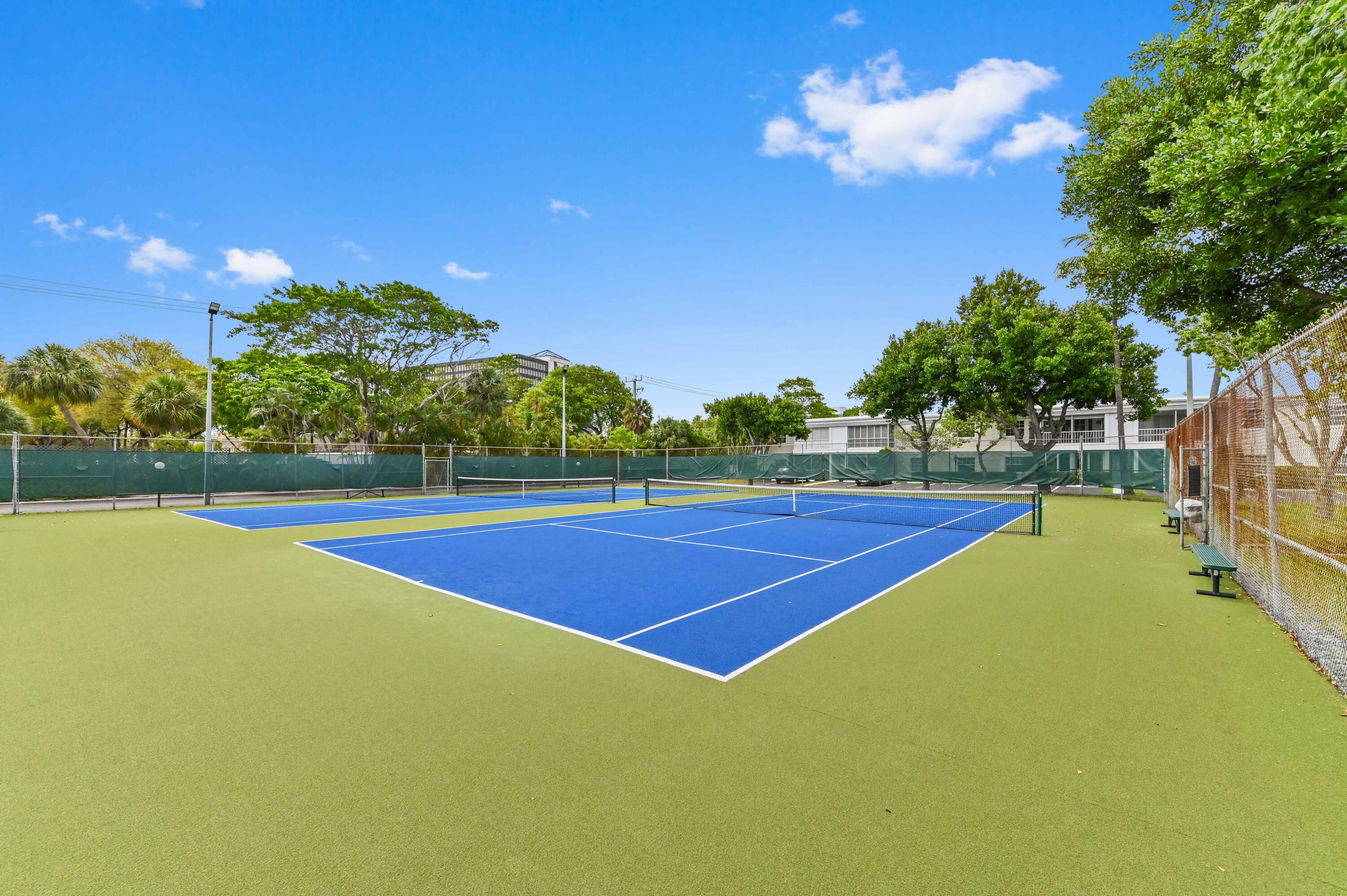 BAY COLONY CLUB - Residential