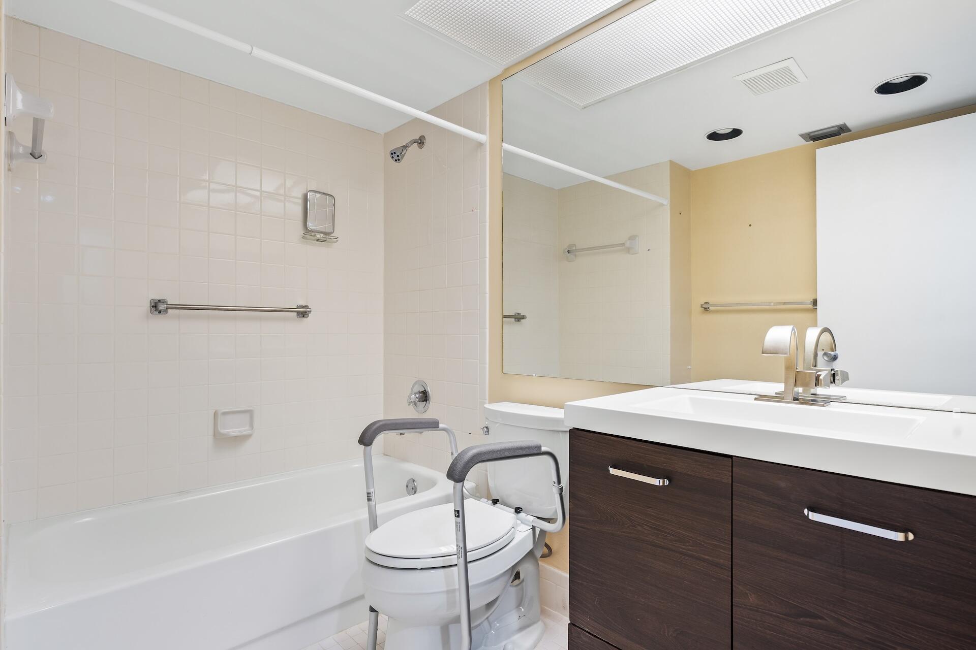 Wynmoor, Abaco Village - Residential