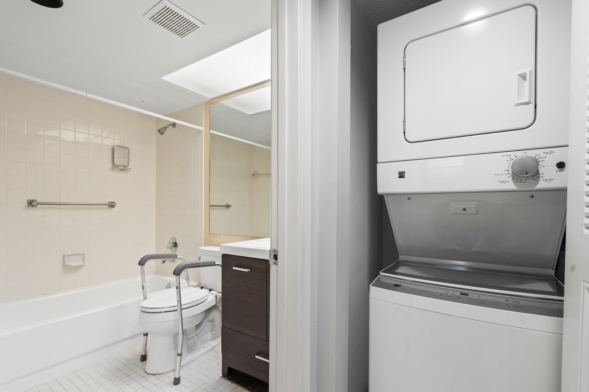 Wynmoor, Abaco Village - Residential