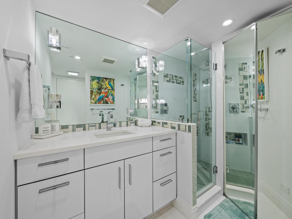 VILLA NOVA CONDO - Residential