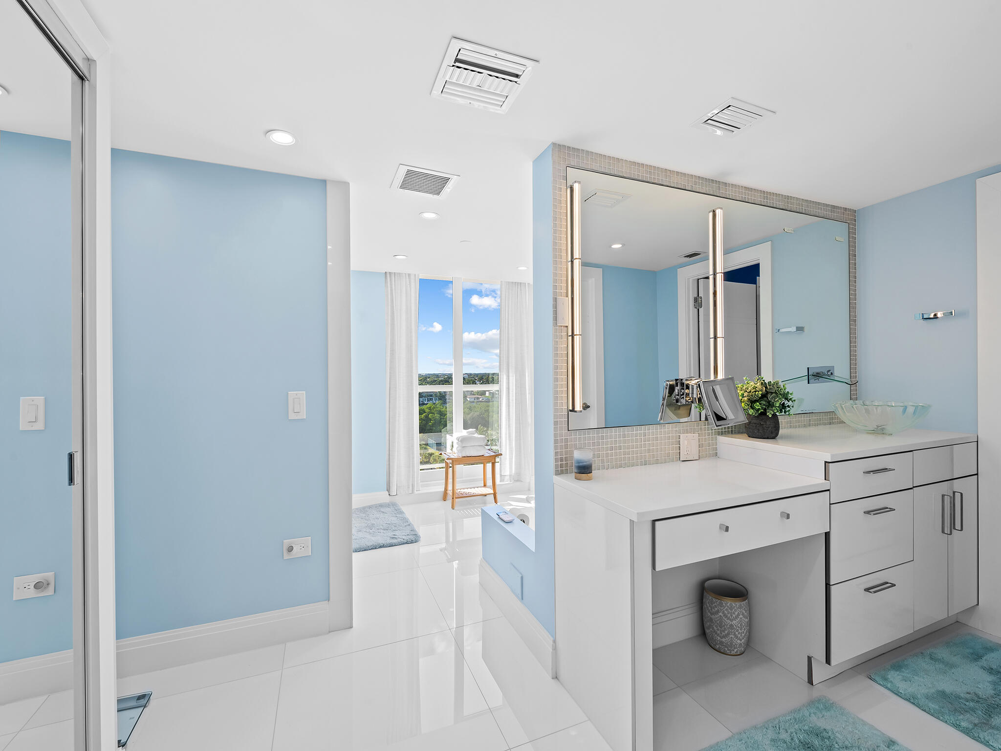 VILLA NOVA CONDO - Residential