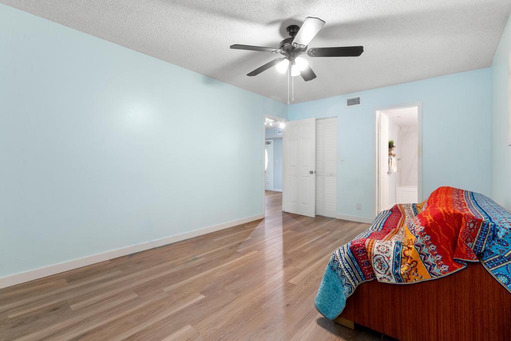 GOLDEN LAKES VILLAGE COND - Residential Lease