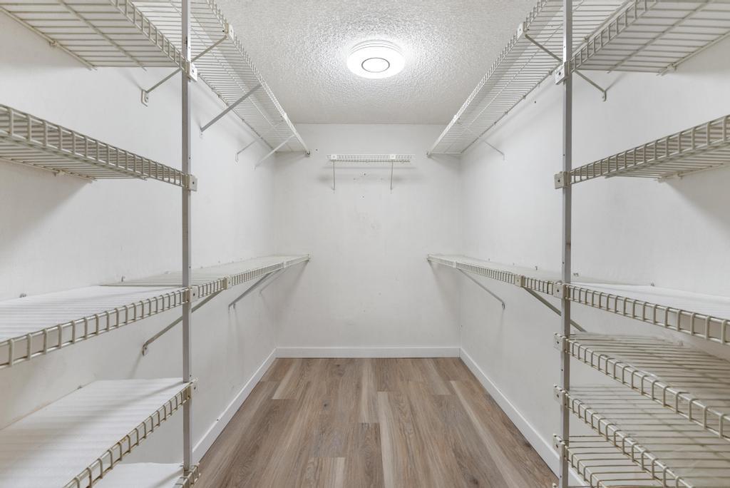 GOLDEN LAKES VILLAGE COND - Residential Lease