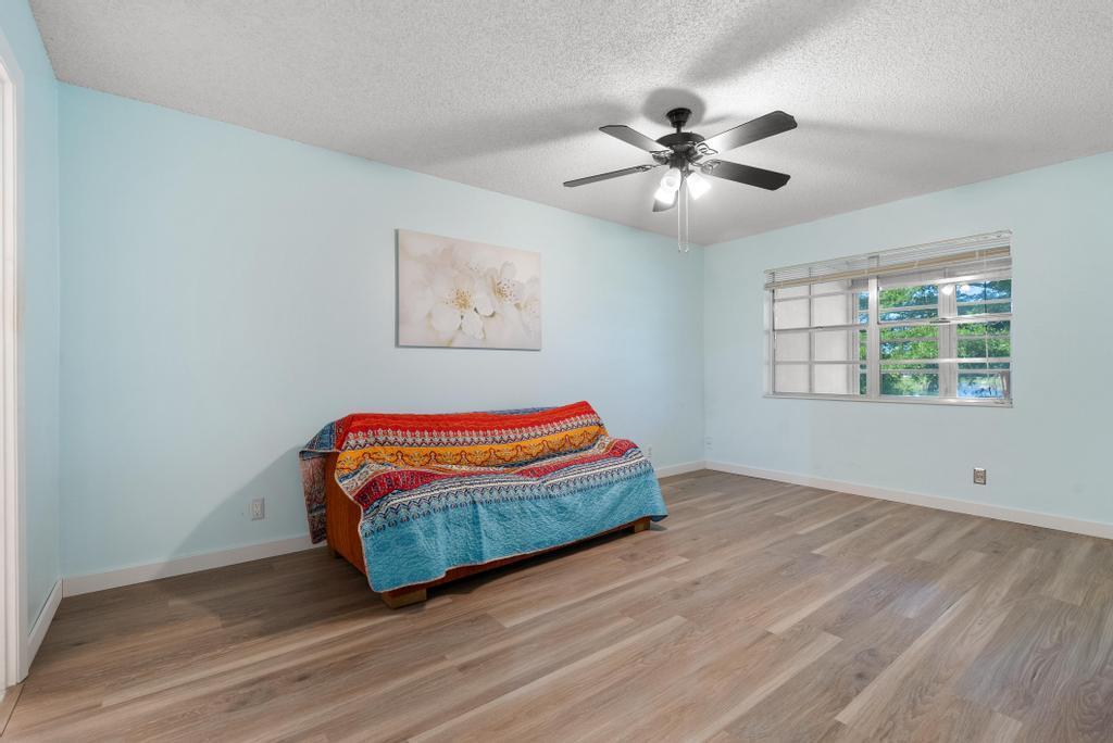 GOLDEN LAKES VILLAGE COND - Residential Lease