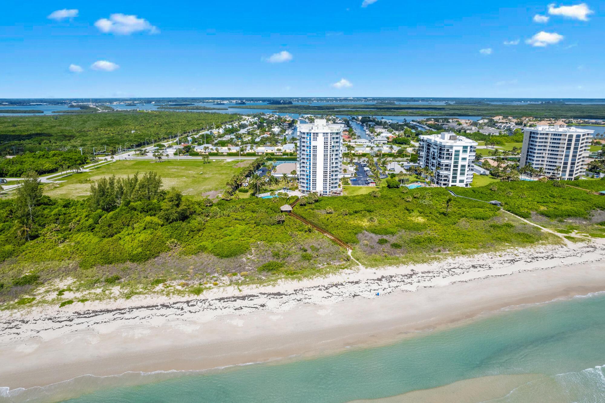 AVAILABLE OFF SEASON Beautiful southeast OCEAN and POOL views from the 4th floor. This 2 bed, 2 bath furnished condo with coastal/beach vibes is available now. Aquanique Ocean Club has direct, private beach access and resort style amenities. Pool, spa, fitness center, sauna, billiards room, library and many social events. Fantastic location near water sports, museums, shopping and great restaurants. Condo association requires minimum 3 month rental period. Tourist tax applies to short term rentals under 6 months.