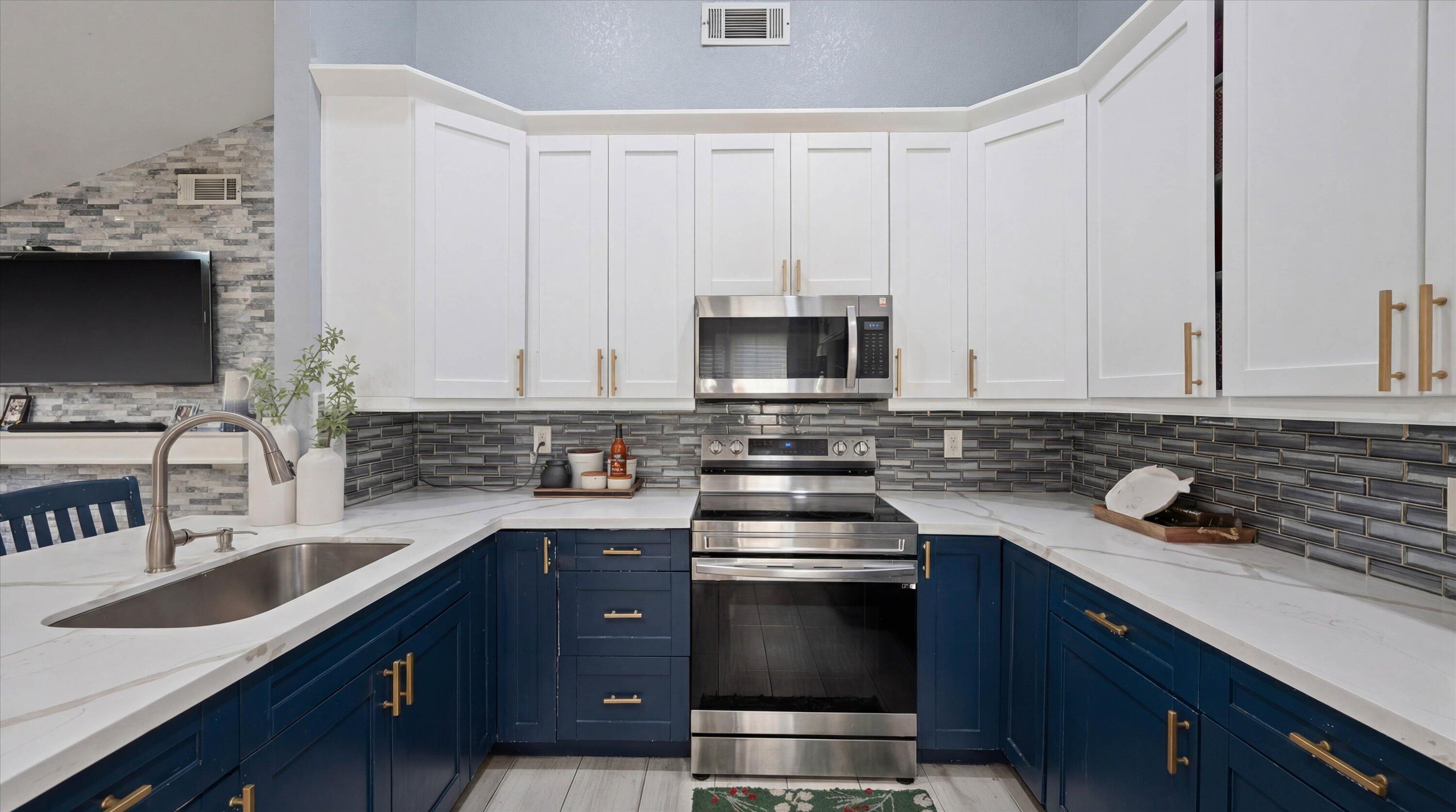 COUNTERPOINT ESTATES 8 - Residential